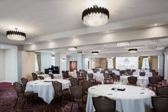 Oatlands Park Hotel - York Suite, Cabaret