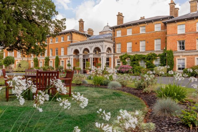 Oatlands Park Hotel - exterior-with-gardens